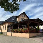 بيت ضيافة A Restaurace *