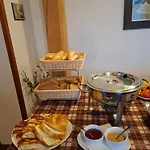 A Restaurace بيت ضيافة Polnička