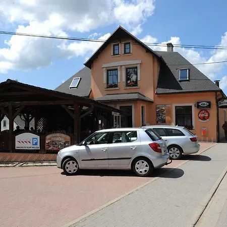 A Restaurace