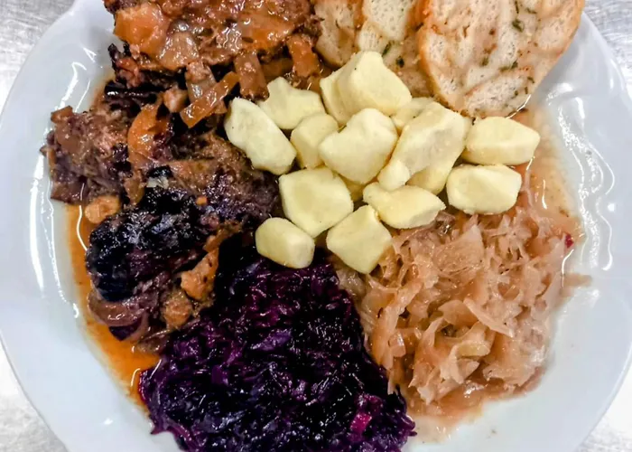 Konukevi A Restaurace