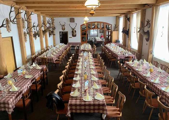 A Restaurace