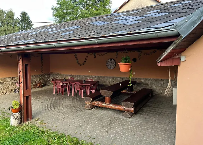 Konukevi A Restaurace Polnička