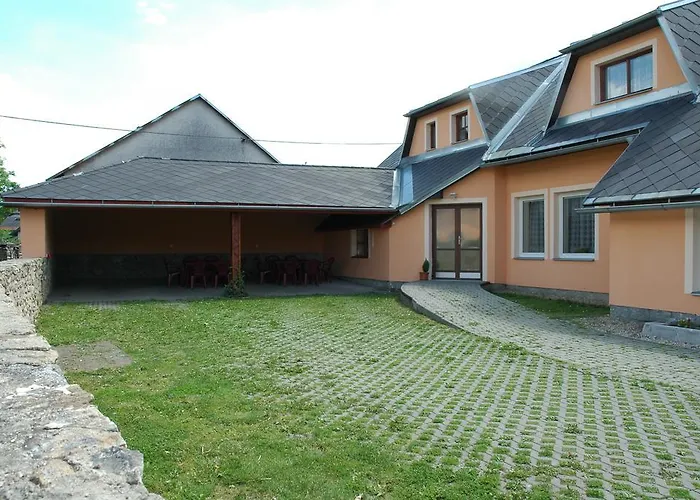 Konukevi A Restaurace Polnička